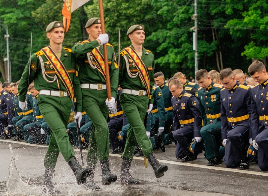 Курсанты смоленской академии ПВО стали офицерами
